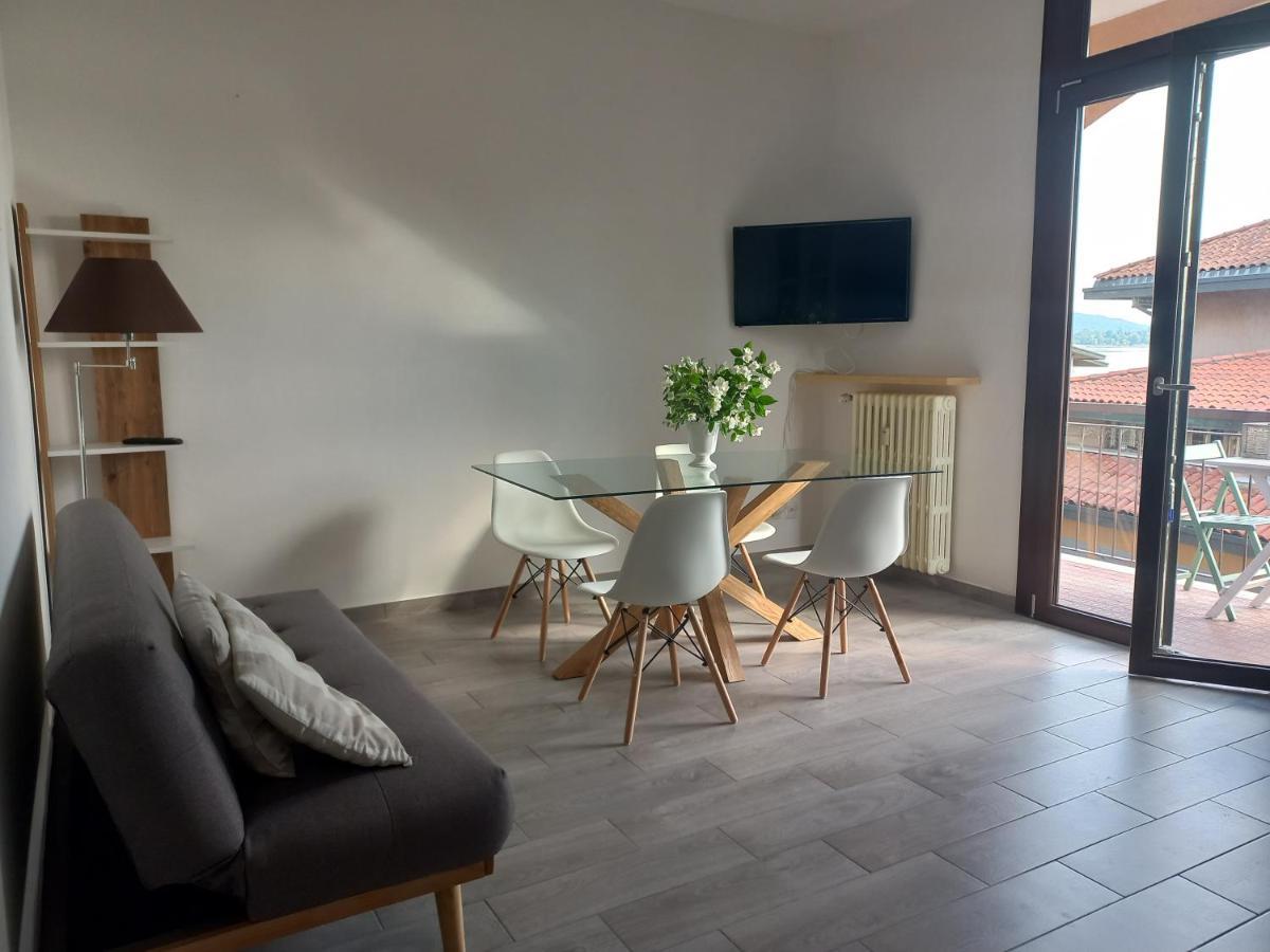 Appartamento Miralago Con Giardino Sul Lago Gavirate Kültér fotó