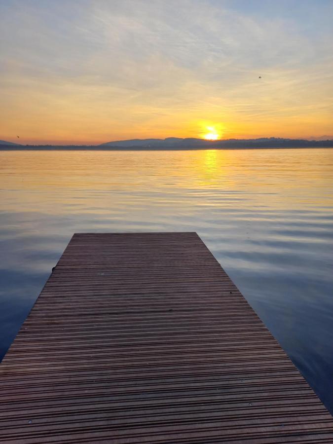 Appartamento Miralago Con Giardino Sul Lago Gavirate Kültér fotó