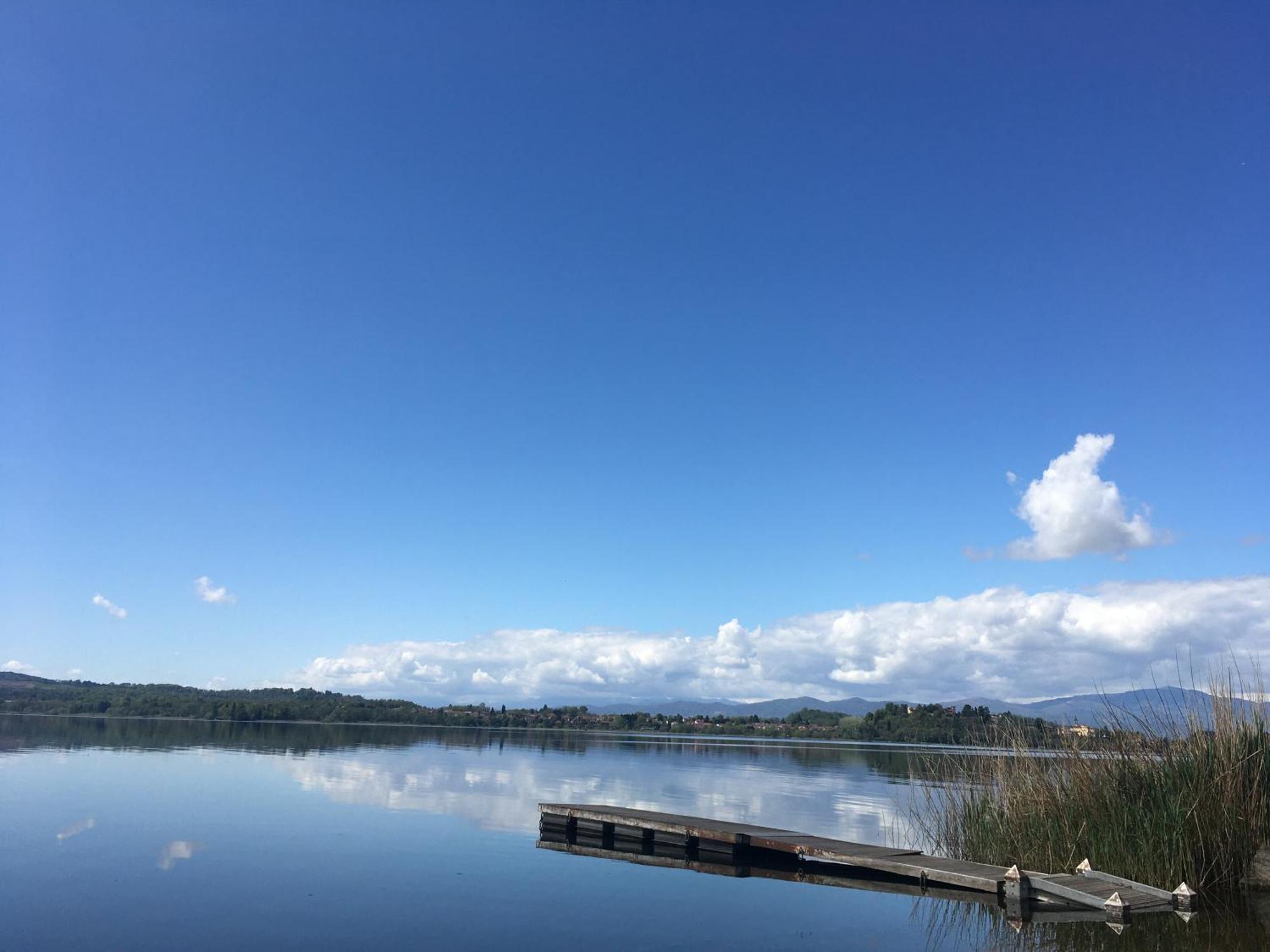 Appartamento Miralago Con Giardino Sul Lago Gavirate Kültér fotó